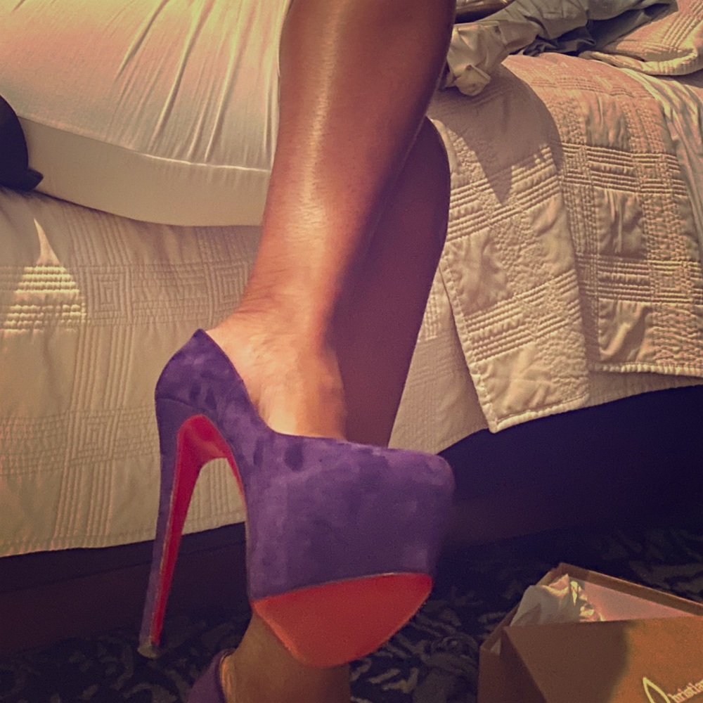 Christian Louboutin .
